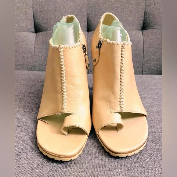 Donald J Pliner Lisa Tan Leather
Ankle Heel Stiletto Bootie & Open Toe - Picture 5 of 15